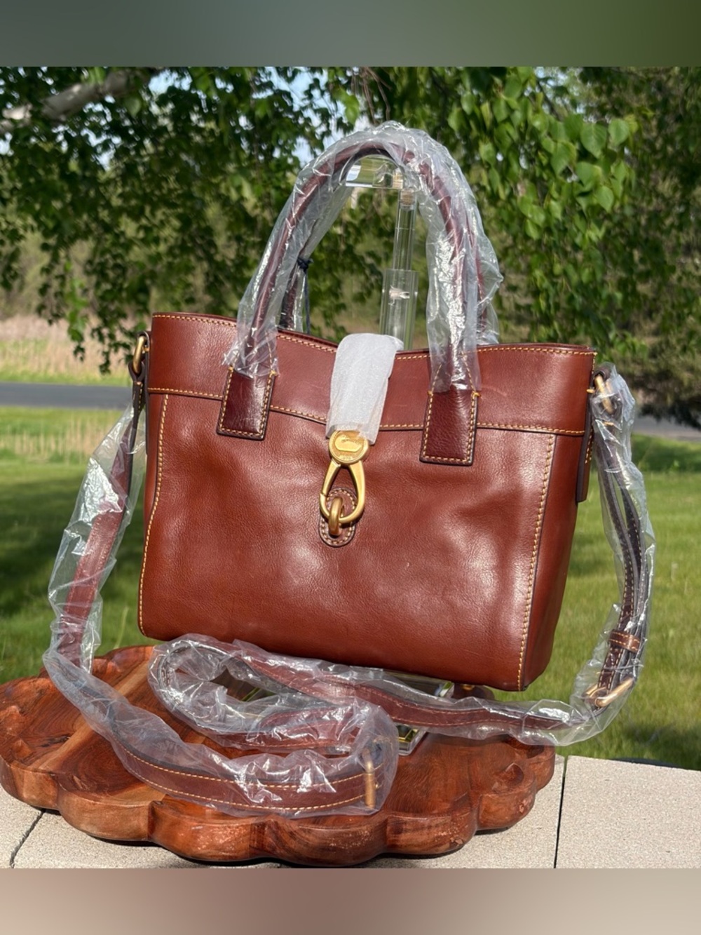 Dooney & Bourke Small Amelie Chestnut Brown Florentine Leather Tote NWT - Picture 4 of 14